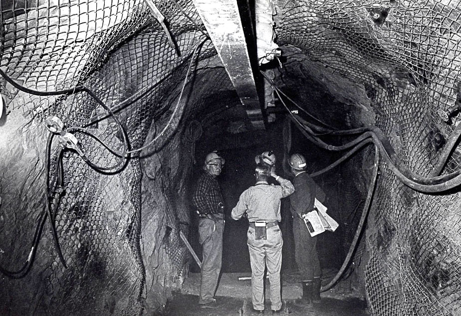 Davis cavern