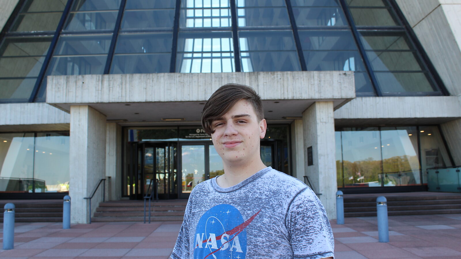 Steve Tammes stands in front of Wilson Hall