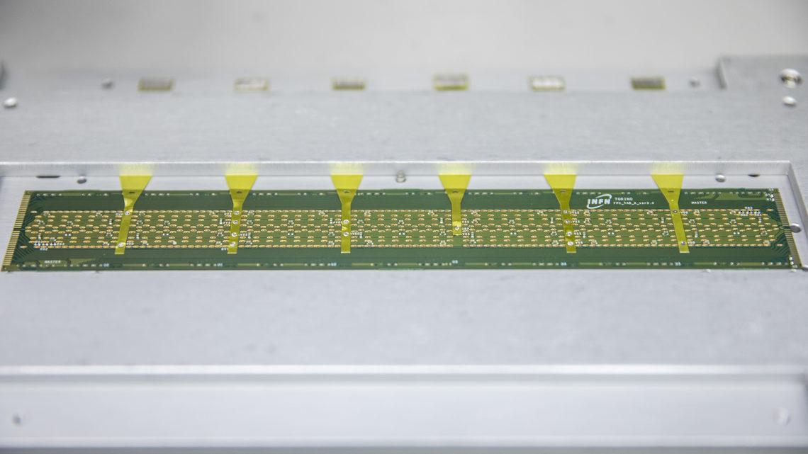 Silicon chip components