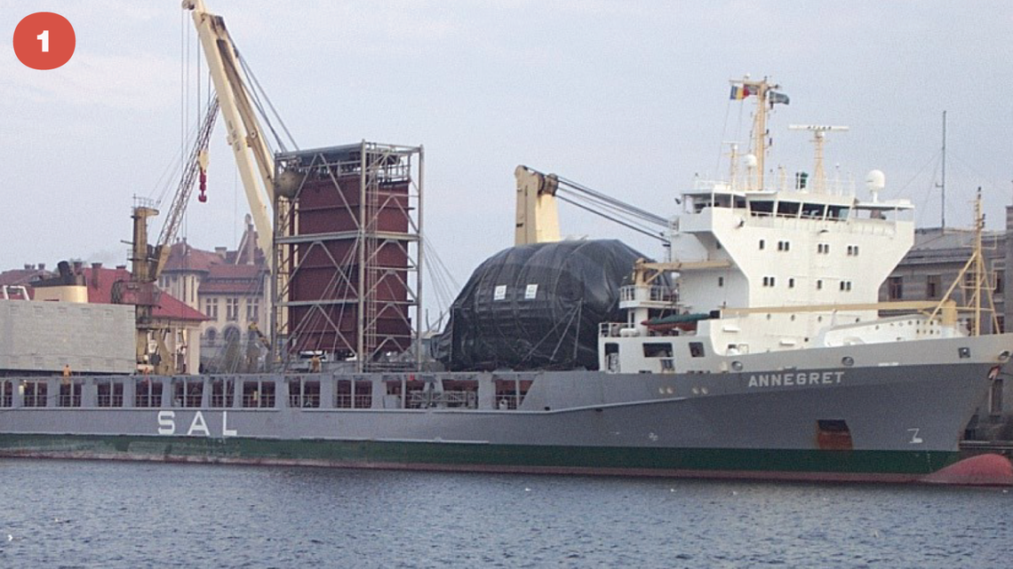 Photo of spectrometer beginning its journey on the river barge “Taifun,” shoving off from Deggendorf along the Danube