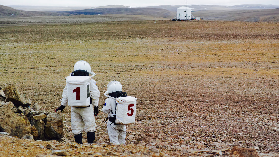 Exploring the simulated Martian terrain