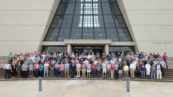 Group photo of the members of the DUNE collaboration
