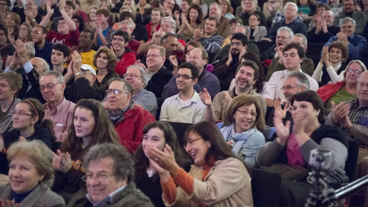 Photo of Physics slam crowd