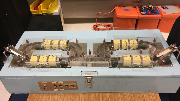 Miniature particle accelerator